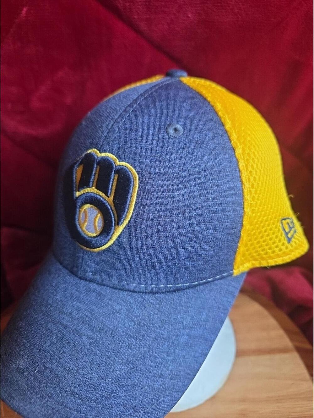 New Era 39Thirty Milwaukee Brewers MLB Flex Hat Very Rare Blue Yellow Back M/L